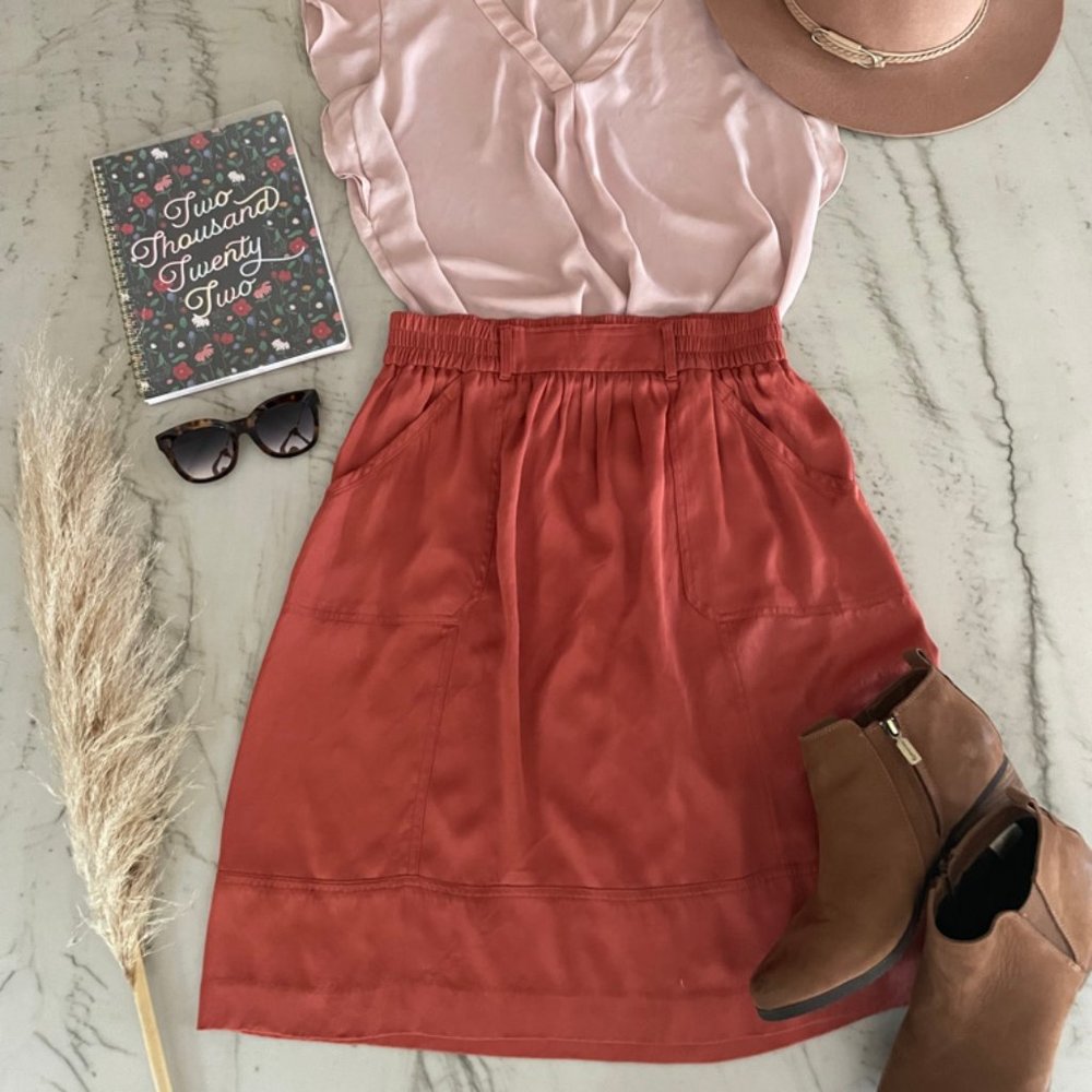 Loft Petites Short Orange Rust Colored Skirt With Pockets Size Small